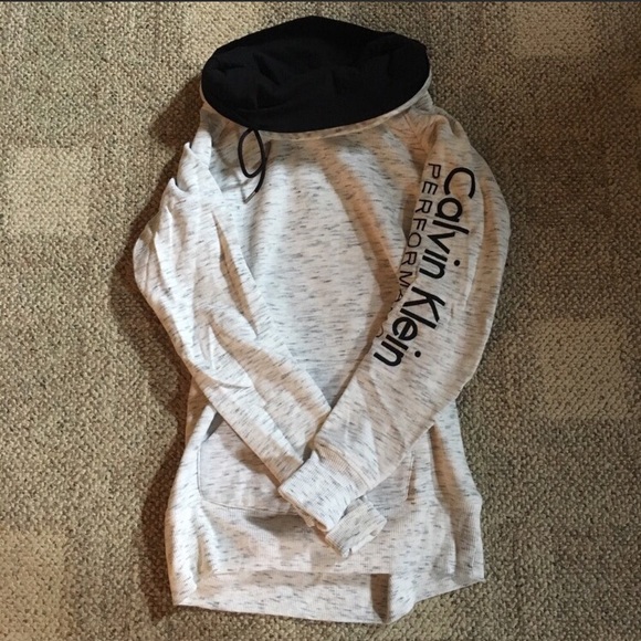 Calvin Klein Tops - Calvin Klein Sweatshirt